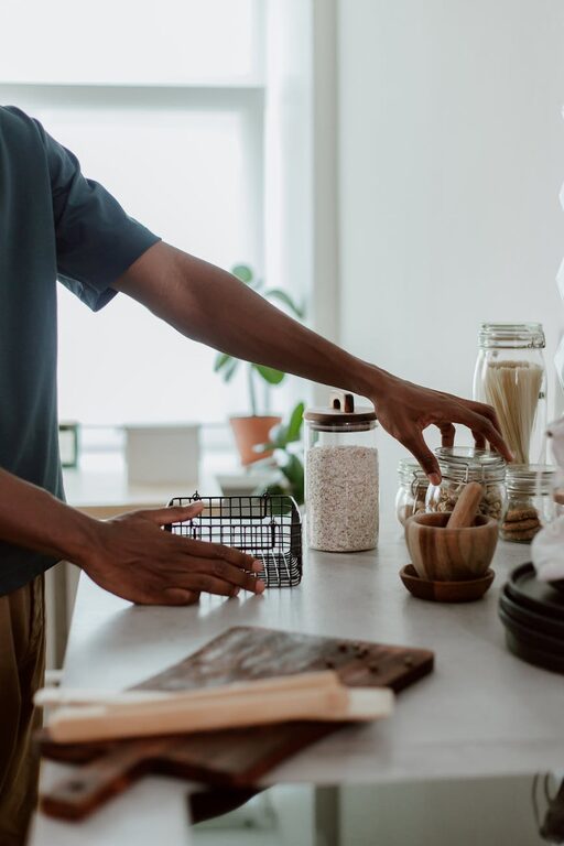 Essential Tools Every Small Kitchen Needs for Maximum Efficiency